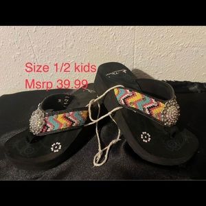 NWT Montana West flip flop sandal